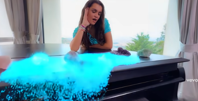 Amaia Romero Arbizu colabora con Judeline en Com você